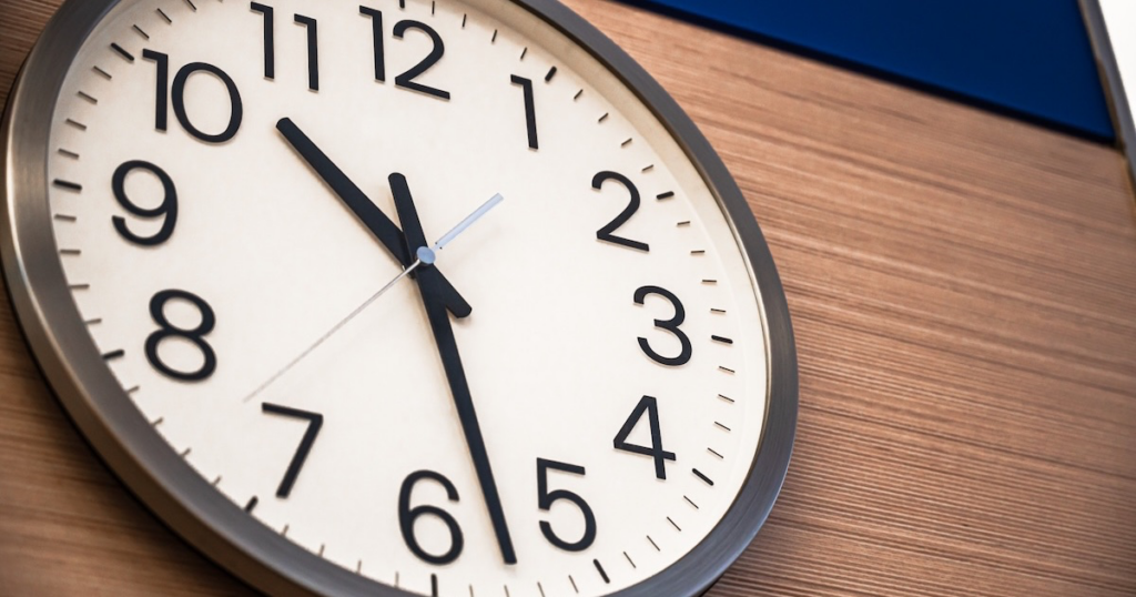 壁掛け時計の画像